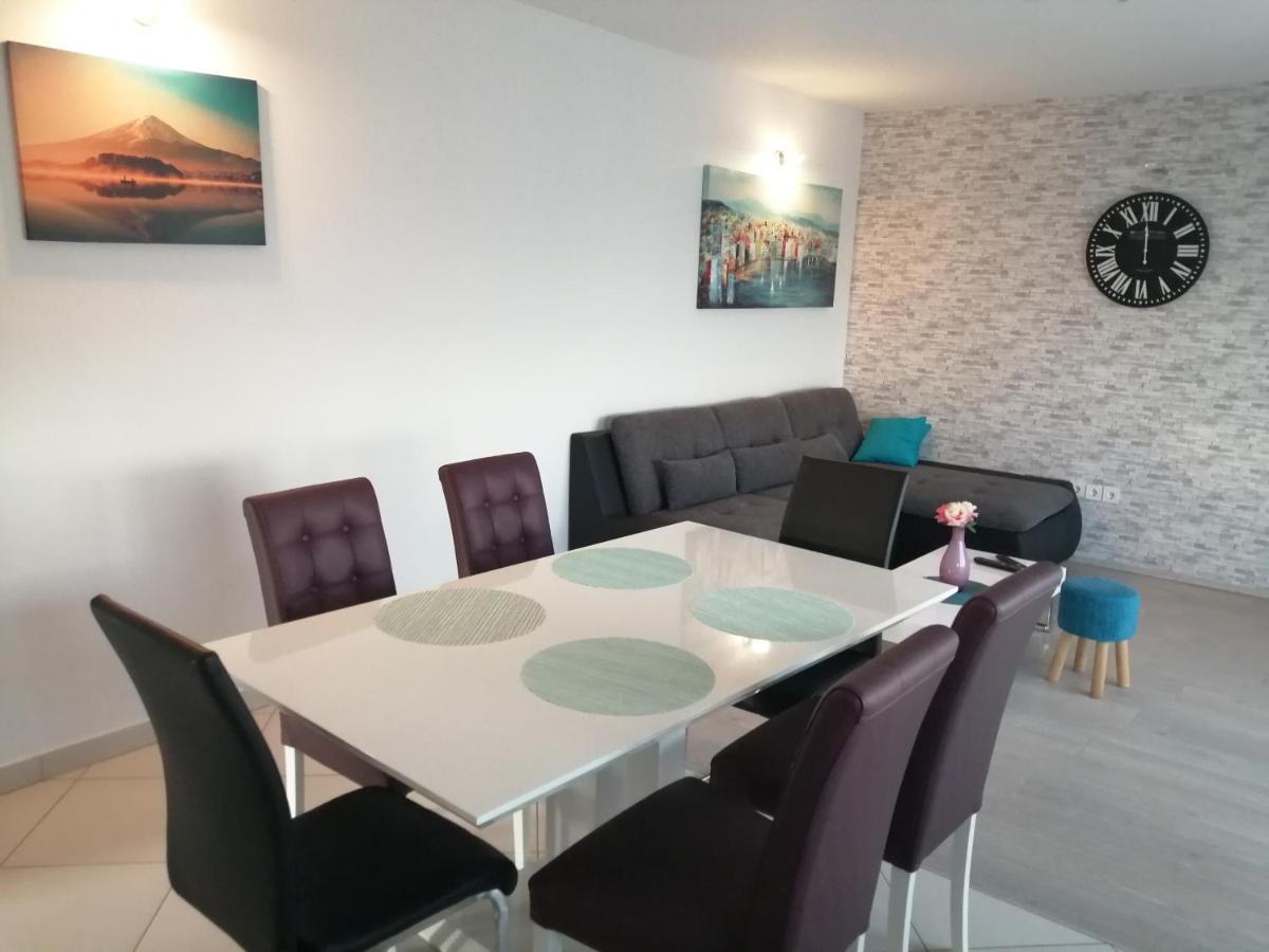 Lana I Natali Apartment Kastela Bagian luar foto