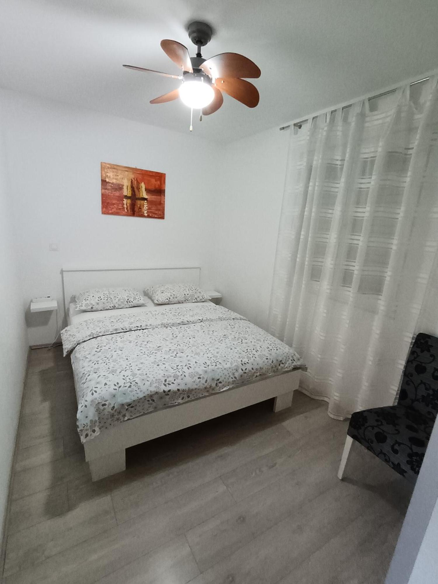 Lana I Natali Apartment Kastela Bagian luar foto