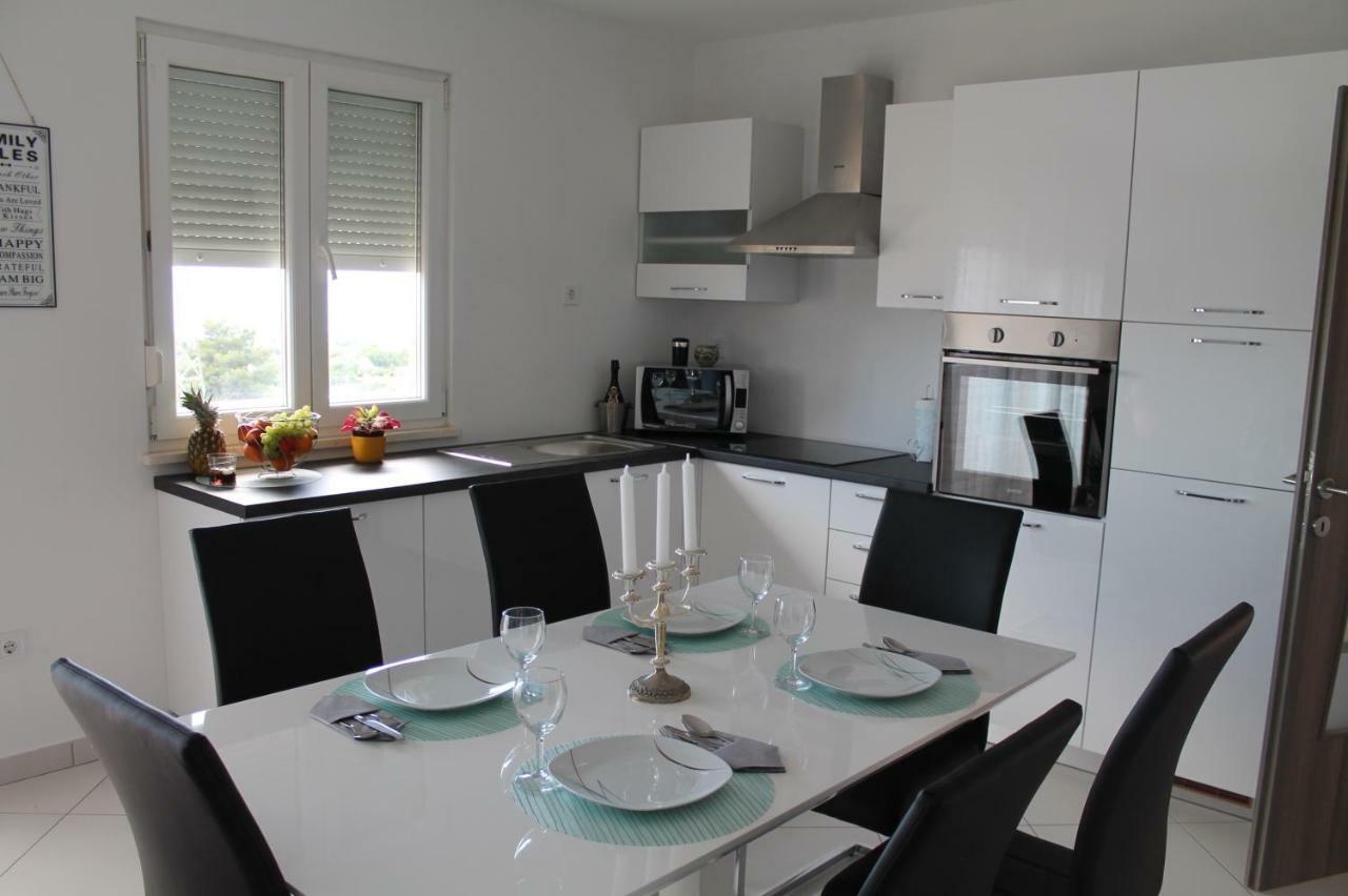 Lana I Natali Apartment Kastela Bagian luar foto