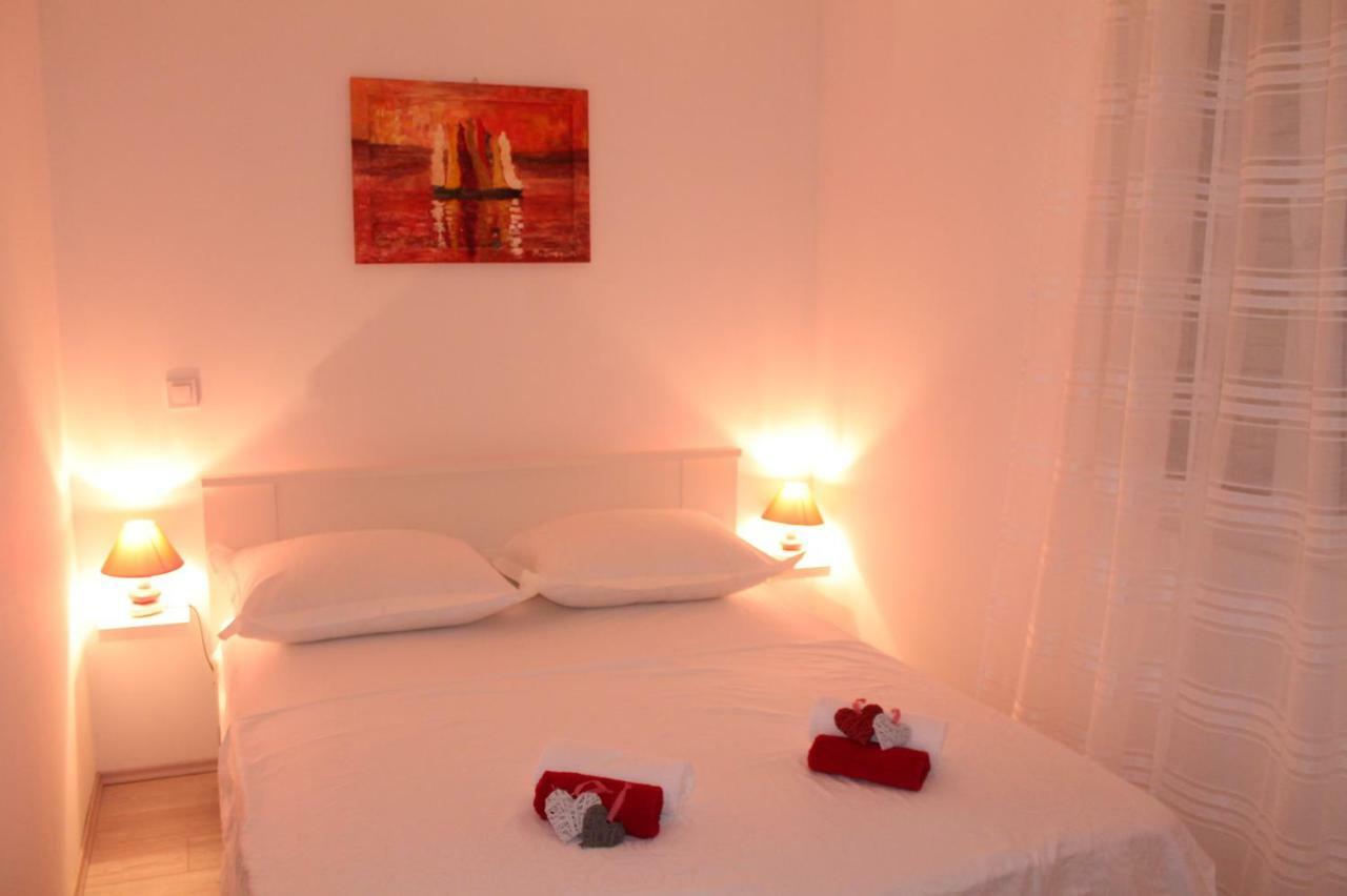 Lana I Natali Apartment Kastela Bagian luar foto