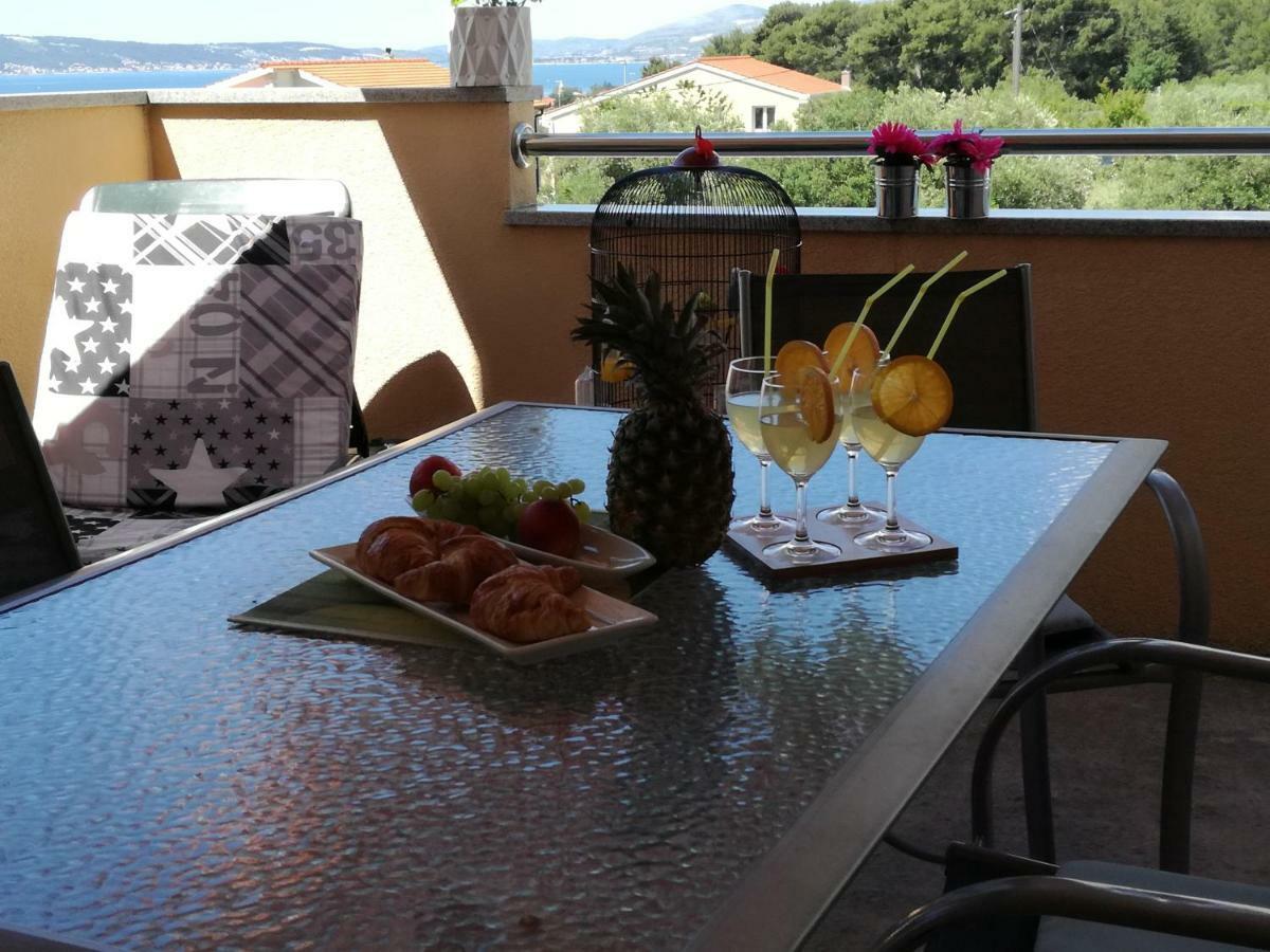 Lana I Natali Apartment Kastela Bagian luar foto