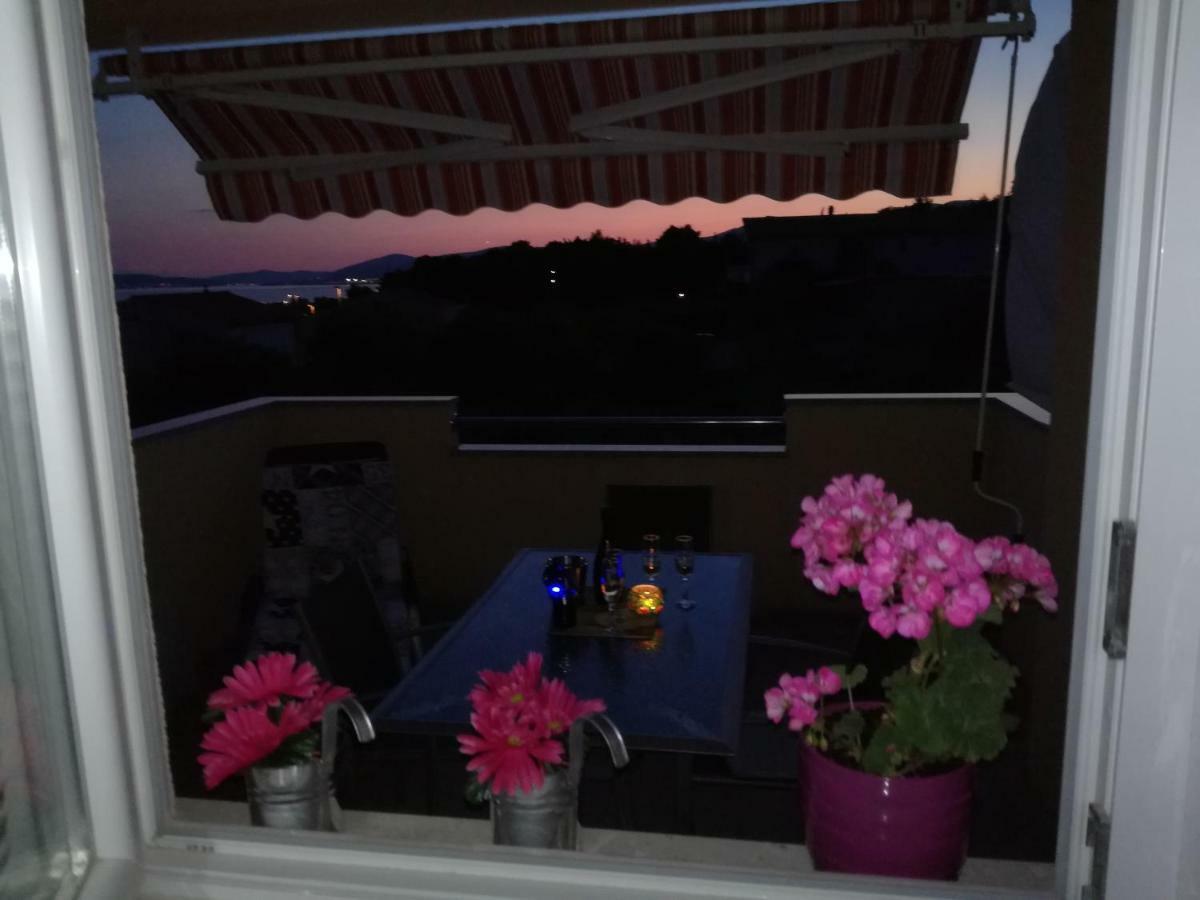 Lana I Natali Apartment Kastela Bagian luar foto