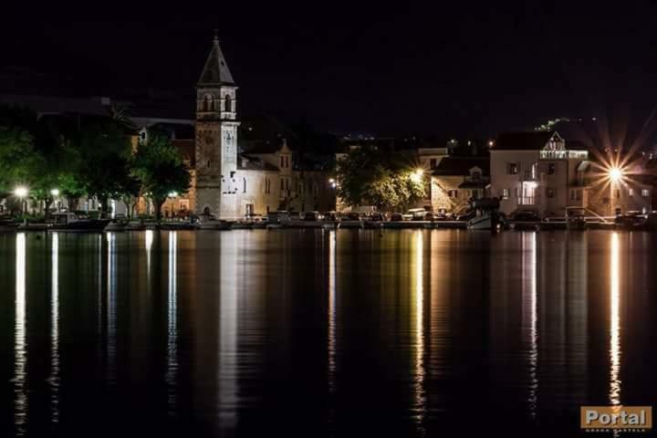 Lana I Natali Apartment Kastela Bagian luar foto